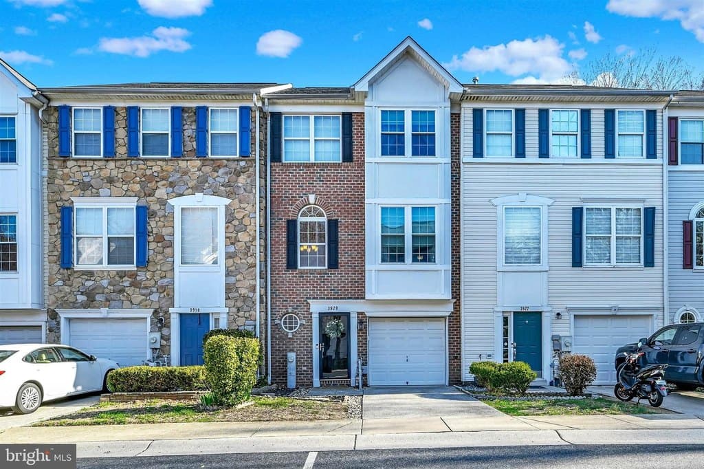 3 bedroom townhouse for sale at 3920 Apple Orchard Dr Pasadena 21122 - $425,000