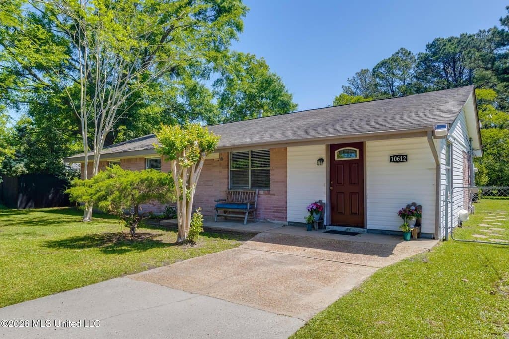 3 bedroom house for sale at 10612 Oak St Latimer 39565 - $197,000