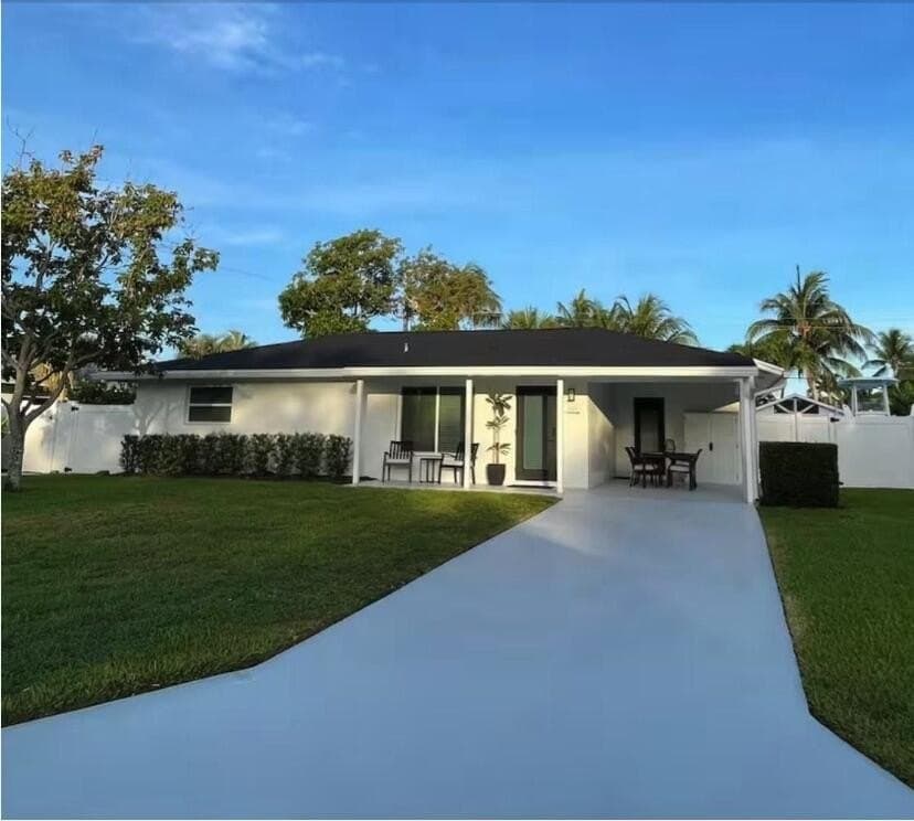 2 bedroom house for sale at 1523 Berkshire Ave Jupiter - $683,000