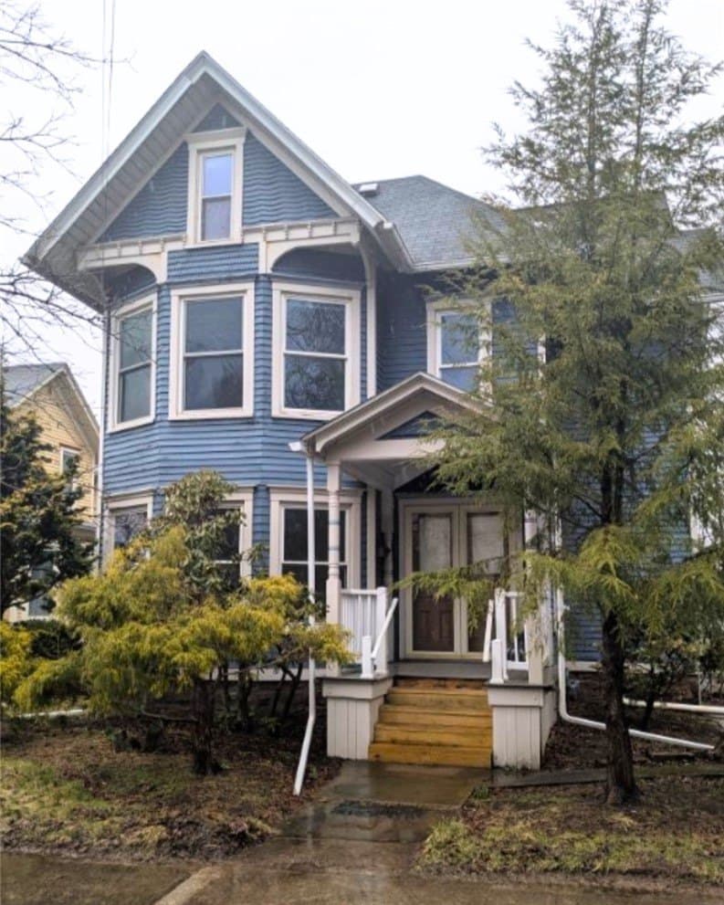 4 bedroom house for sale at 33 South Ave Brockport - $189,900