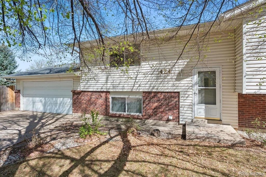 4 bedroom house for sale at 424 Neptune Ct Acres Green - $525,000