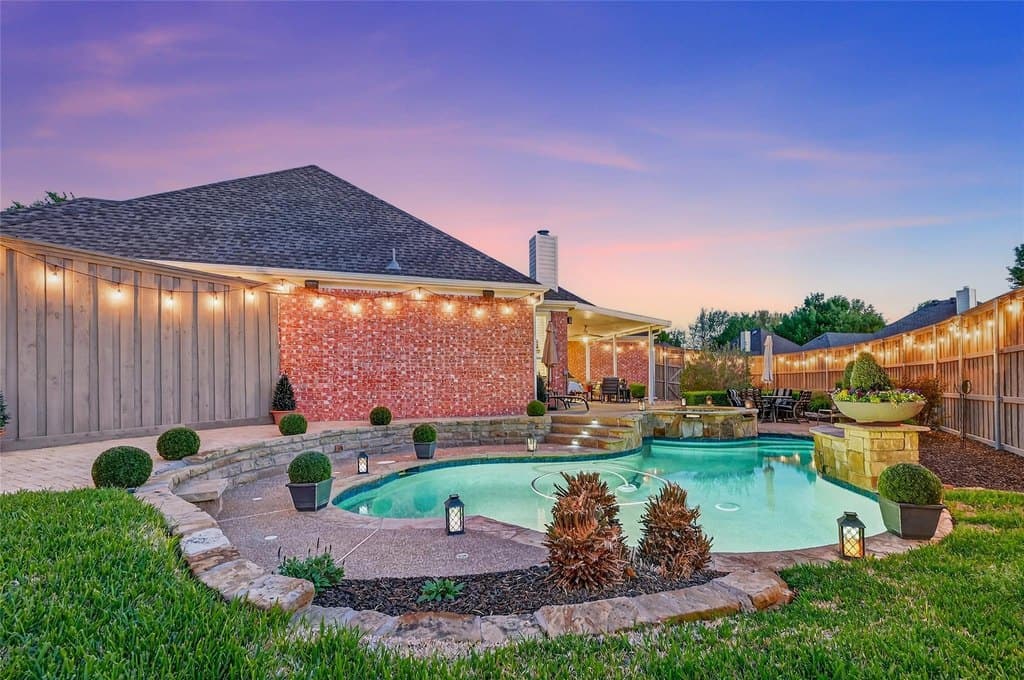 3 bedroom house for sale at 1800 Trail Ridge Ln Flower Mound 75028 - $550,000