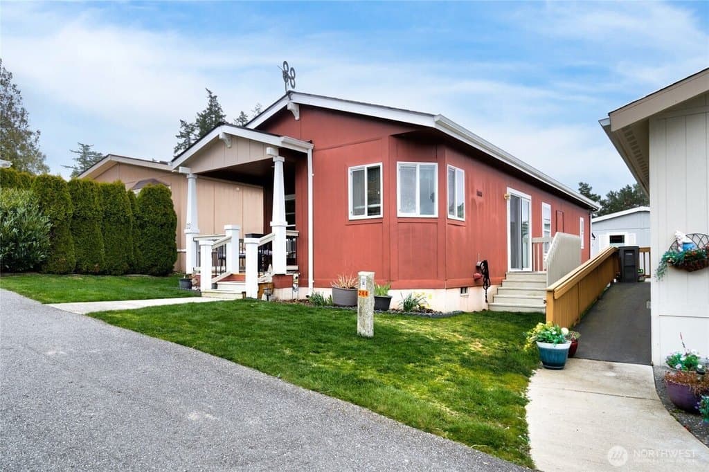 2 bedroom mobile home for sale at 11453 Bayview Edison Rd Trlr 23 Bay View - $159,950