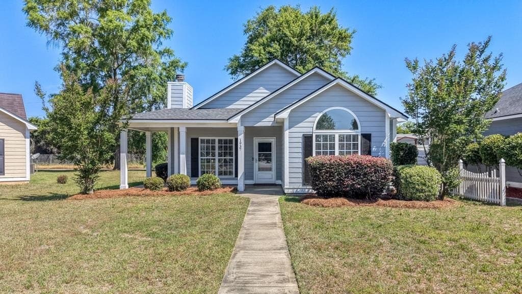 3 bedroom house for sale at 1937 Buck Ln Albany - $177,000