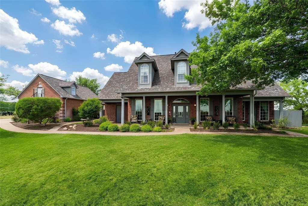 4 bedroom house for sale at 705 West Hill Dr Annetta North - $1,400,000