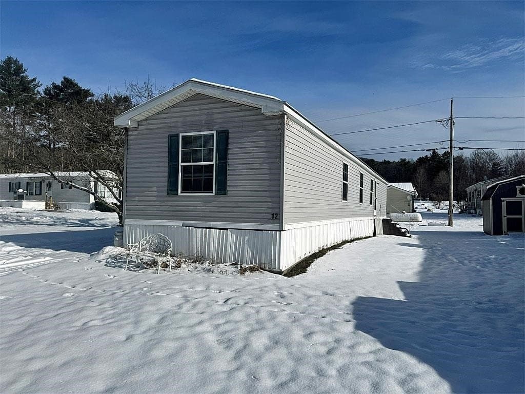 3 bedroom mobile home for sale at 81 Cramton Rd Lot 12 Castleton - $59,900