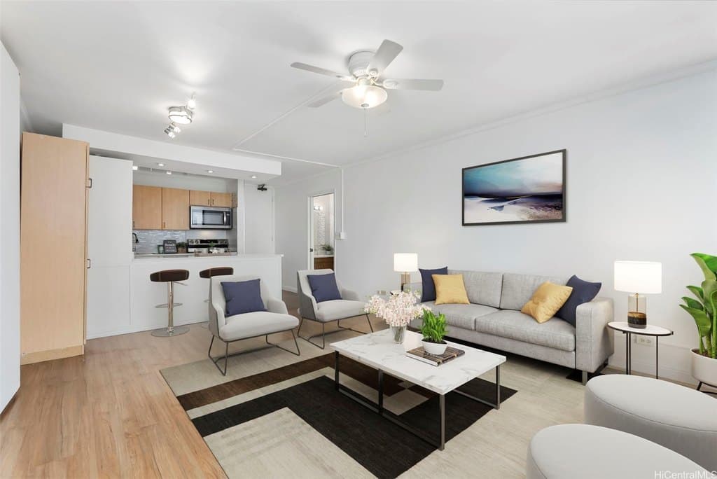 1 bedroom condo for sale at 1201 Wilder Ave Apt 2404 Honolulu - $395,000