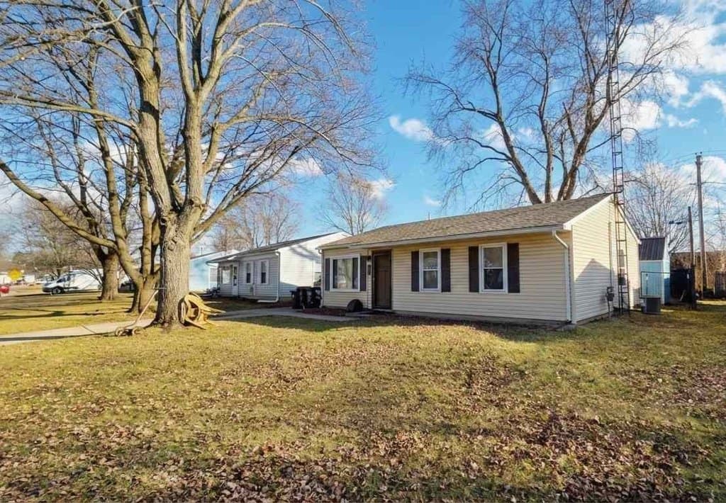 2 bedroom house for sale at 403 Beech Ave Centerville - $115,000