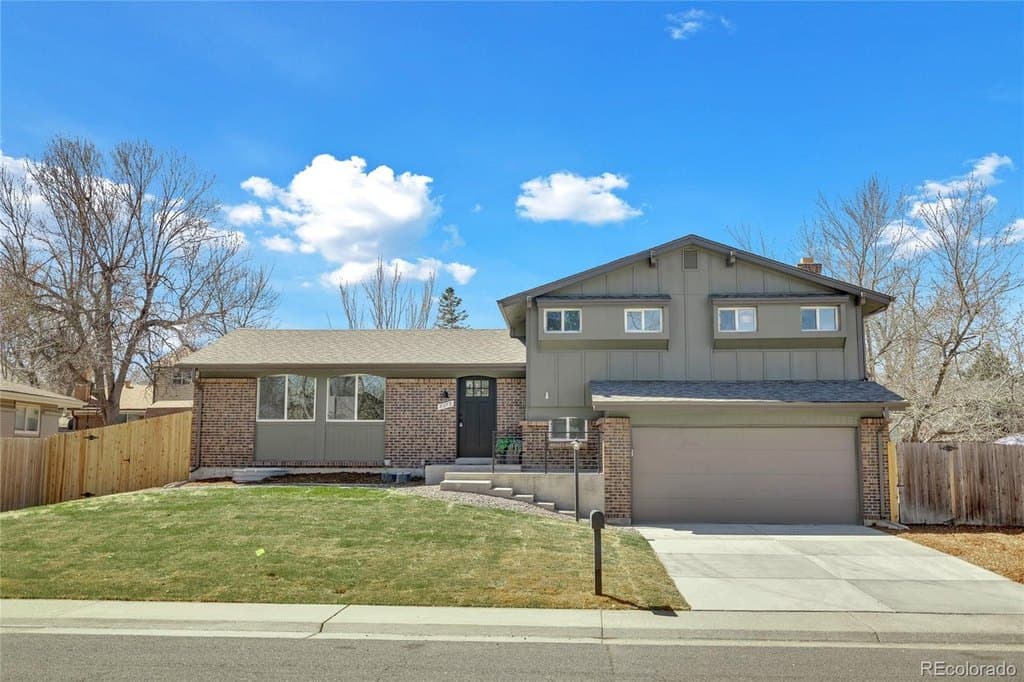 4 bedroom house for sale at 8273 Ammons Cir Arvada 80005 - $769,000