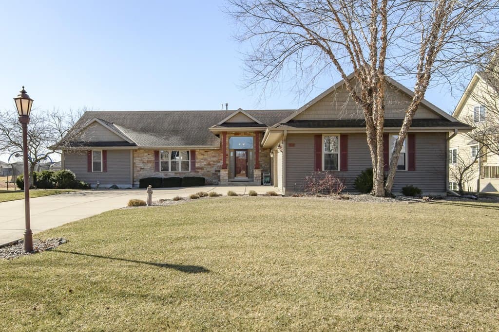 4 bedroom house for sale at S97W13801 Stonebridge Way Muskego 53150 - $699,900