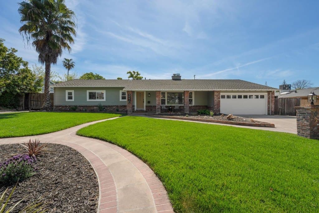 3 bedroom house for sale at 3210 Fieldcrest Dr Arden-Arcade - $849,000