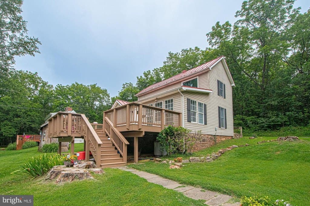 3 bedroom house for sale at 8270 Rogues Rd Catlett - $499,000