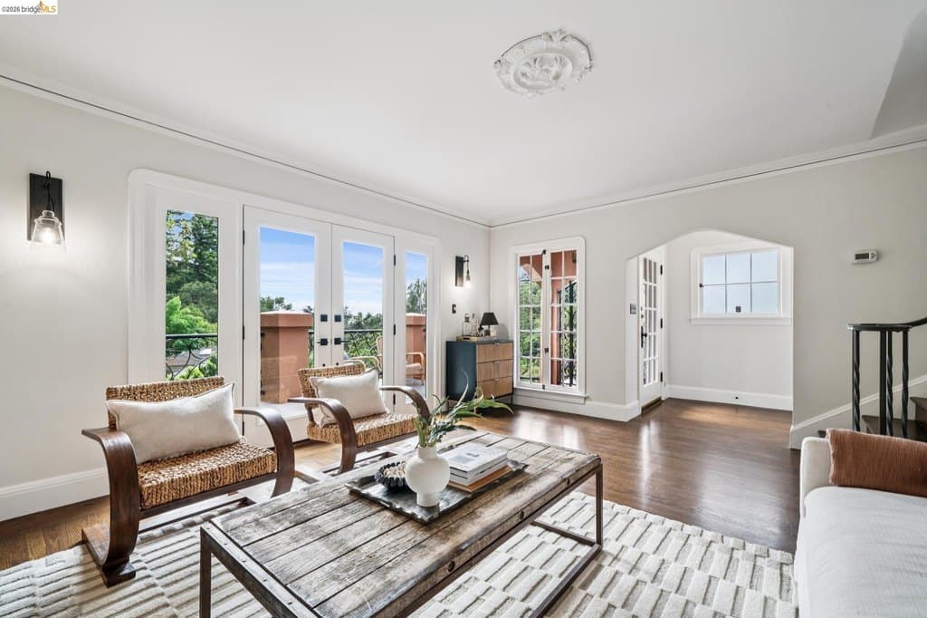 3 bedroom house for sale at 5617 Moraga Ave Piedmont 94611 - $1,075,000