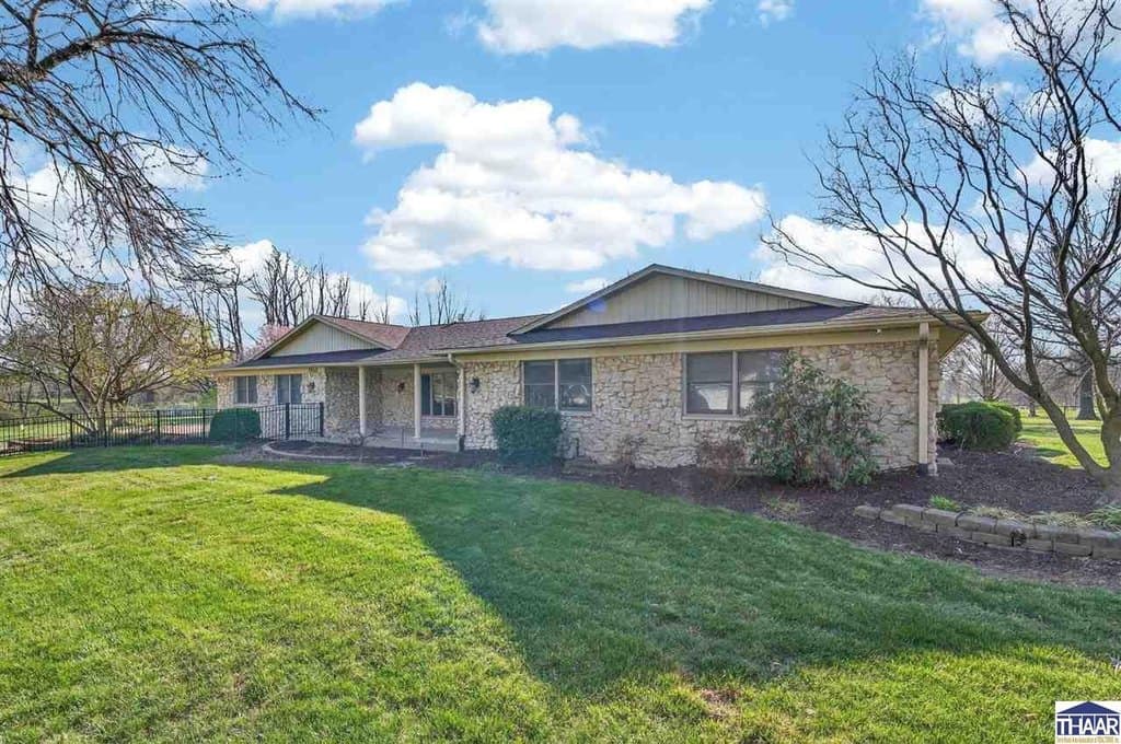 3 bedroom house for sale at 7525 S Sycamore Knolls St Terre Haute 47802 - $354,900
