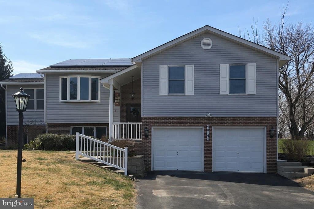 4 bedroom house for sale at 10141 Bell Inn Ln Ellicott City 21042 - $750,000
