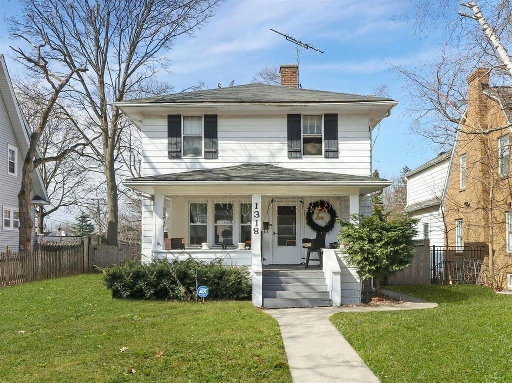 3 bedroom house for sale at Address unavailable Waukegan 60085 - $241,700