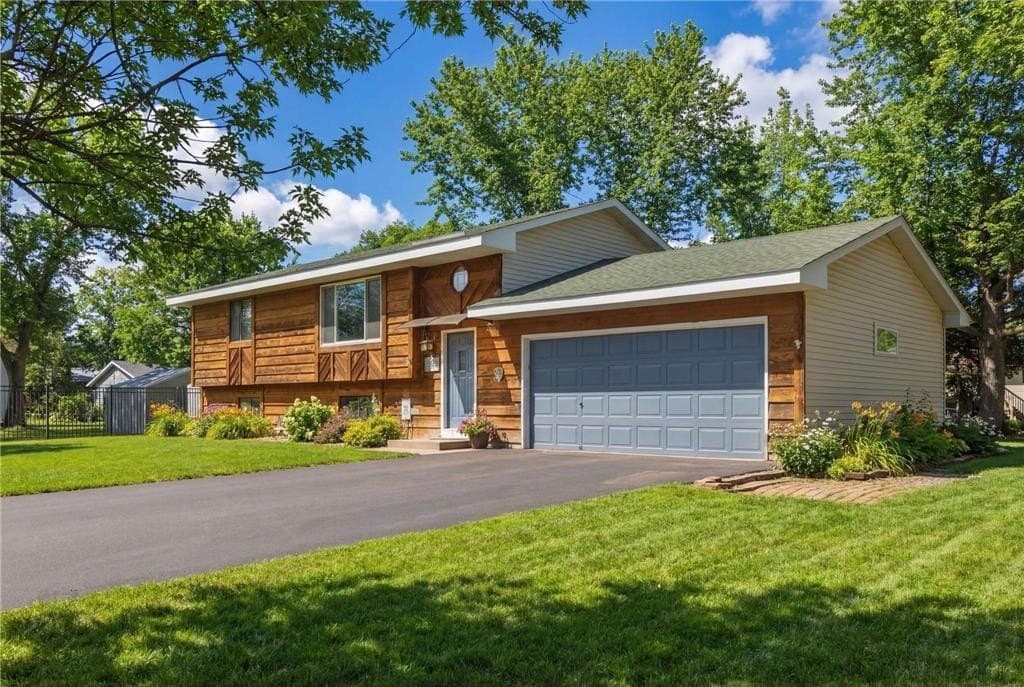 4 bedroom house for sale at 6710 115 1/2 Ave N Champlin - $375,000