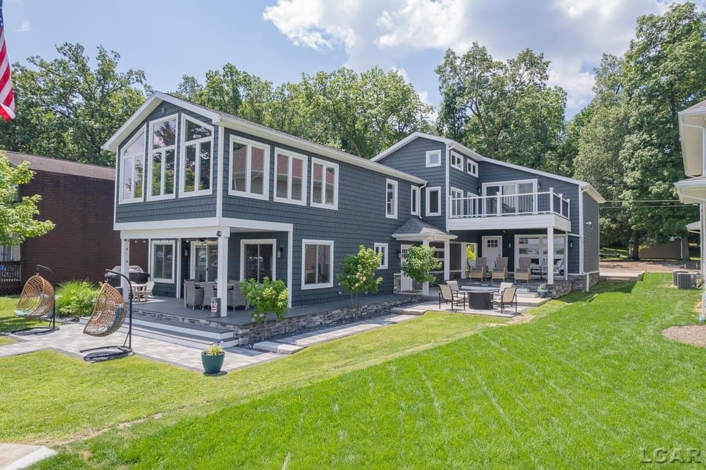 5 bedroom house for sale at 8210 Clarks Cv Addison - $1,370,000