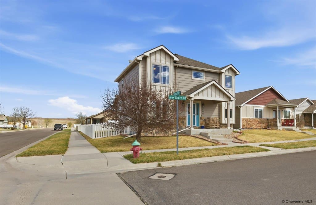 4 bedroom house for sale at 5400 Alex Ranch Rd Cheyenne - $419,000