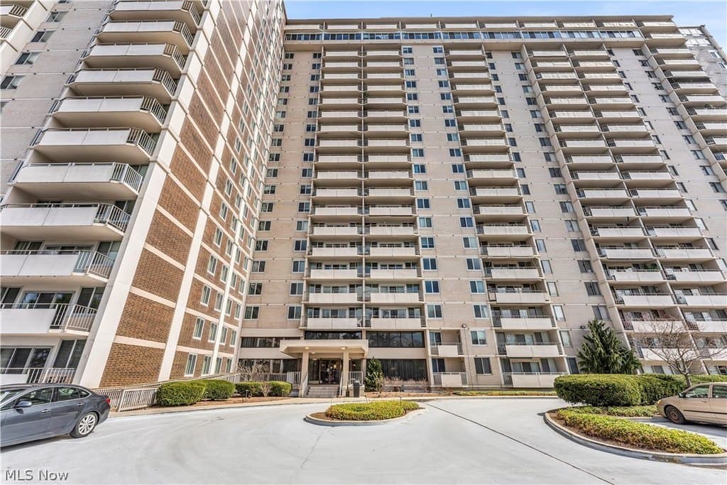 2 bedroom condo for sale at 12900 Lake Ave Apt 320 Lakewood 44107 - $219,900