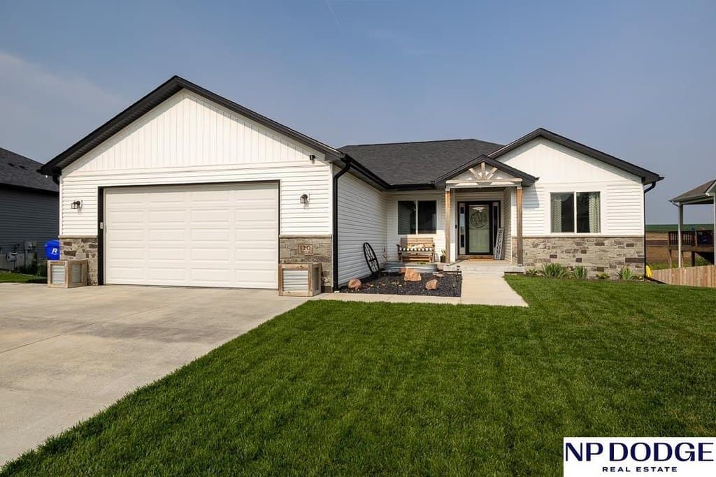3 bedroom house for sale at 120 Hunter St Ceresco - $428,000