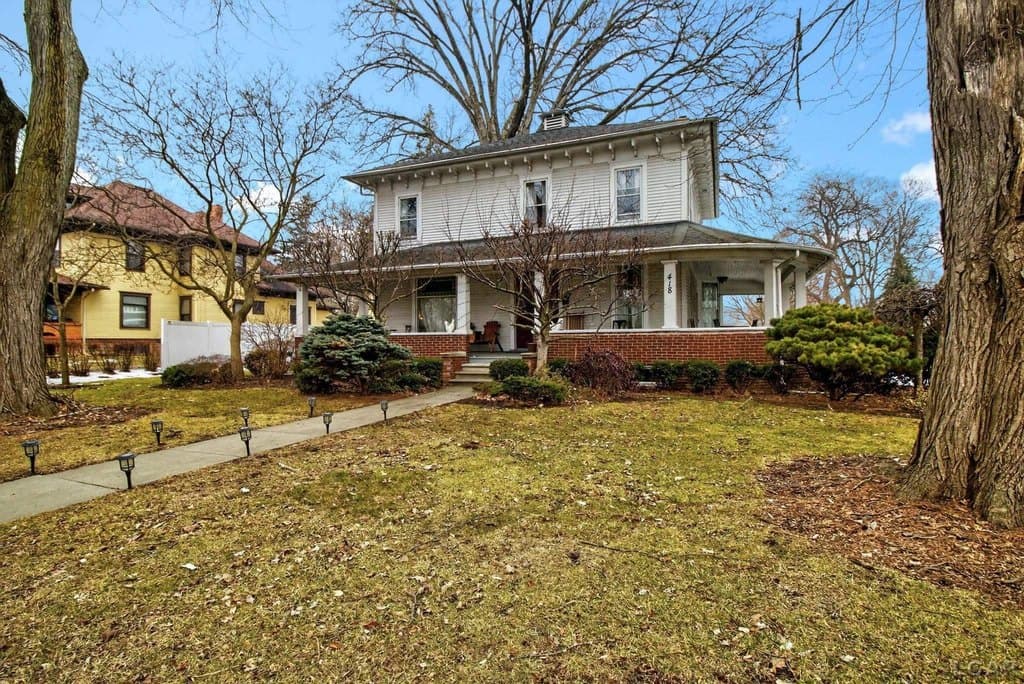 6 bedroom house for sale at 418 W Adrian St Blissfield - $344,900