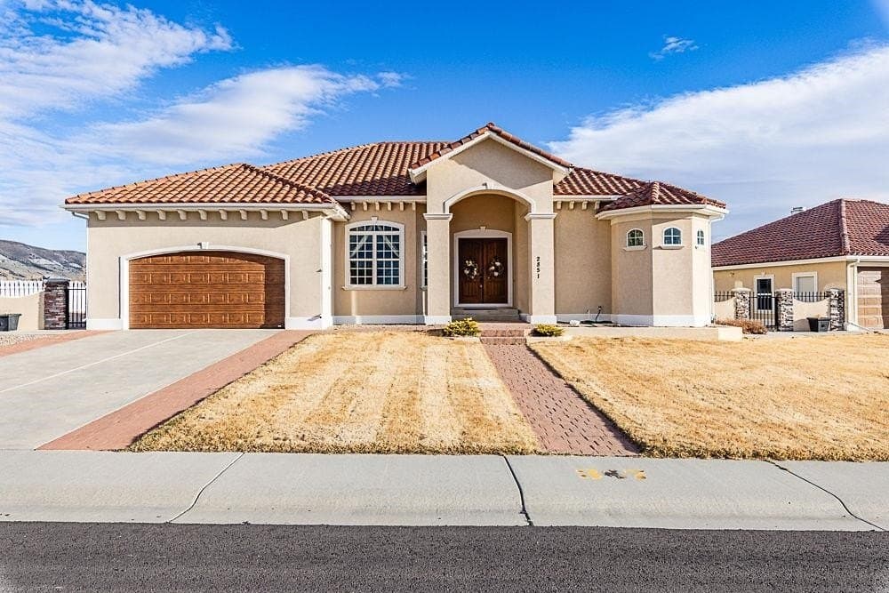 6 bedroom house for sale at 2851 Mustang Dr Rock Springs 82901 - $865,000