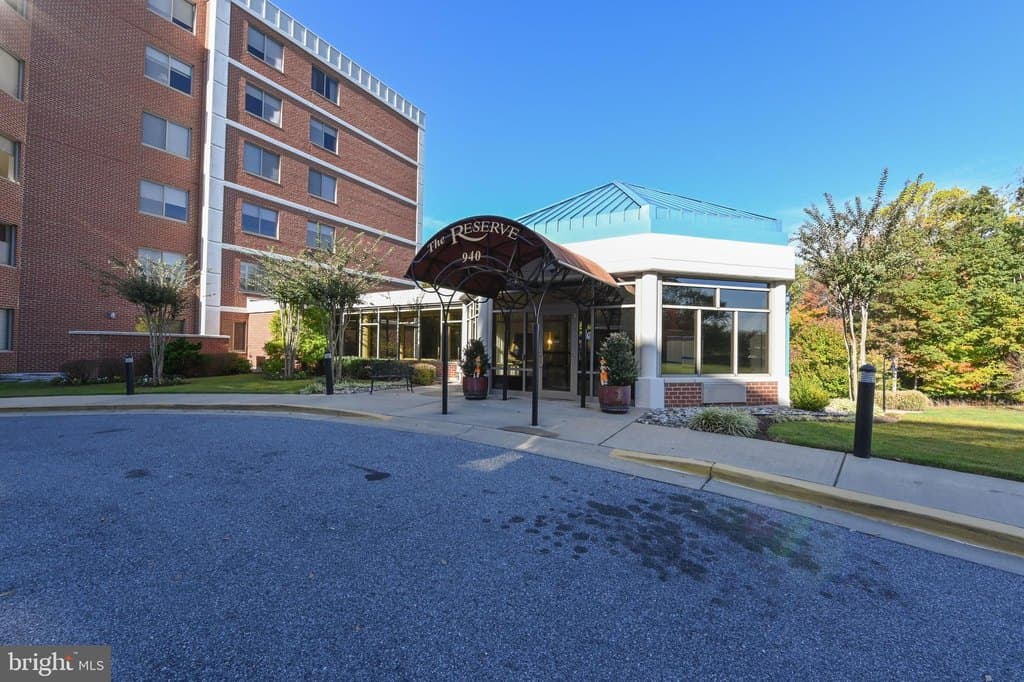 2 bedroom condo for sale at 940 Astern Way Unit 304 Parole 21401 - $454,900