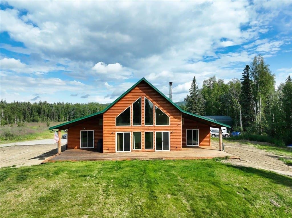 3 bedroom house for sale at 150 S Grange Hall Rd Fairbanks 99712 - $649,900
