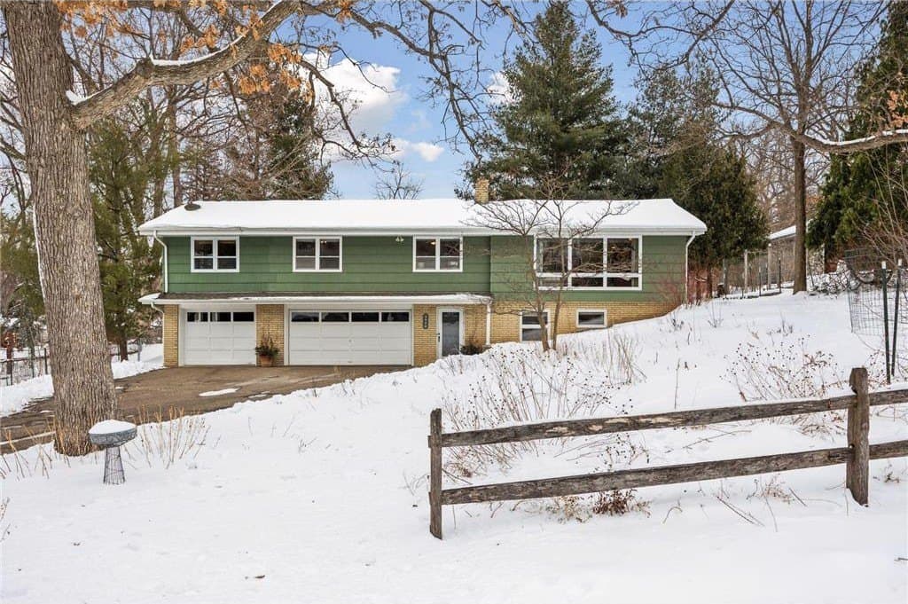 3 bedroom house for sale at 3974 Fairview Ave N Arden Hills - $525,000