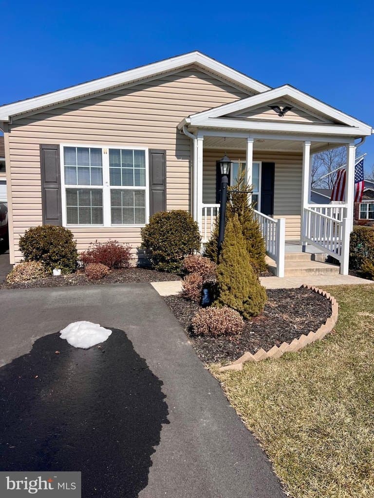 2 bedroom house for sale at 113 Eagles Watch S Bechtelsville - $249,900