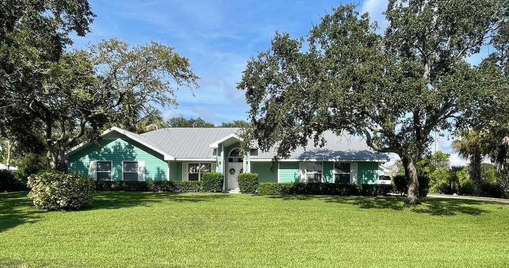 3 bedroom house for sale at 717 W Fischer Cir Sebastian 32958 - $720,000