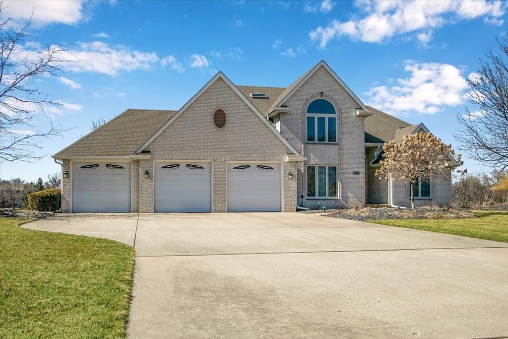 4 bedroom house for sale at 24016 S Countryside Dr Channahon - $679,000