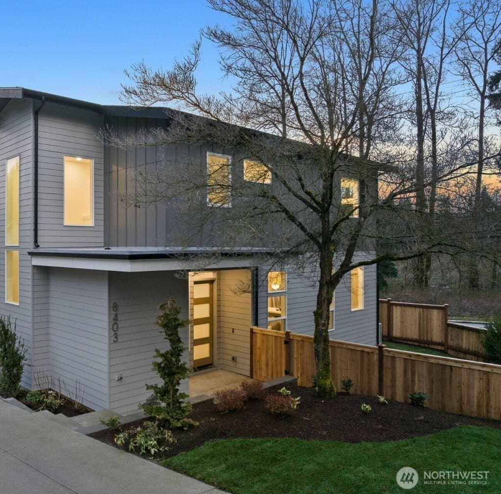 3 bedroom house for sale at 8403 NE 137th St Kirkland 98034 - $1,338,000