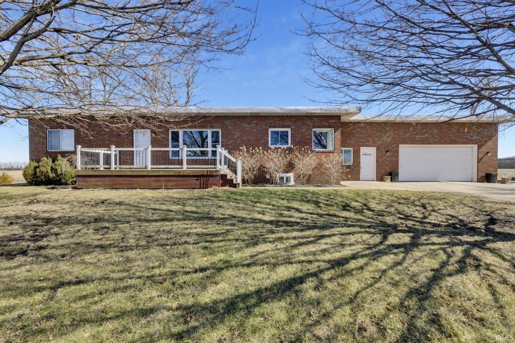 5 bedroom house for sale at 55480 County Road 19 Bristol - $418,999
