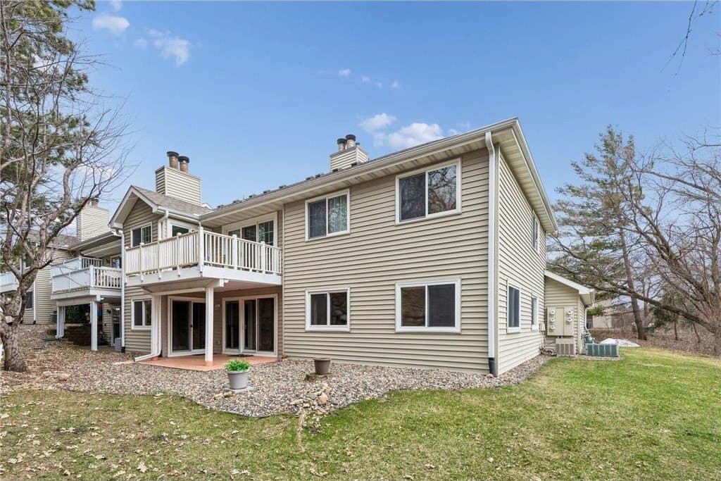 2 bedroom townhouse for sale at 14365 Fairway Dr Eden Prairie 55344 - $217,000