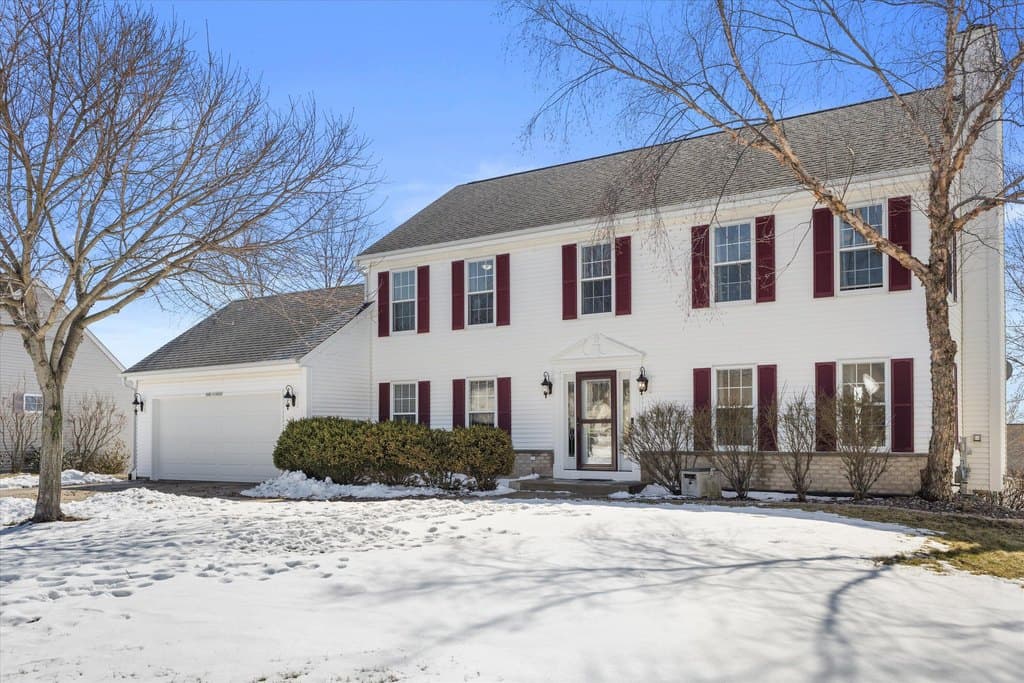 6 bedroom house for sale at S96W12833 Walter Hagen Dr Muskego 53150 - $675,000