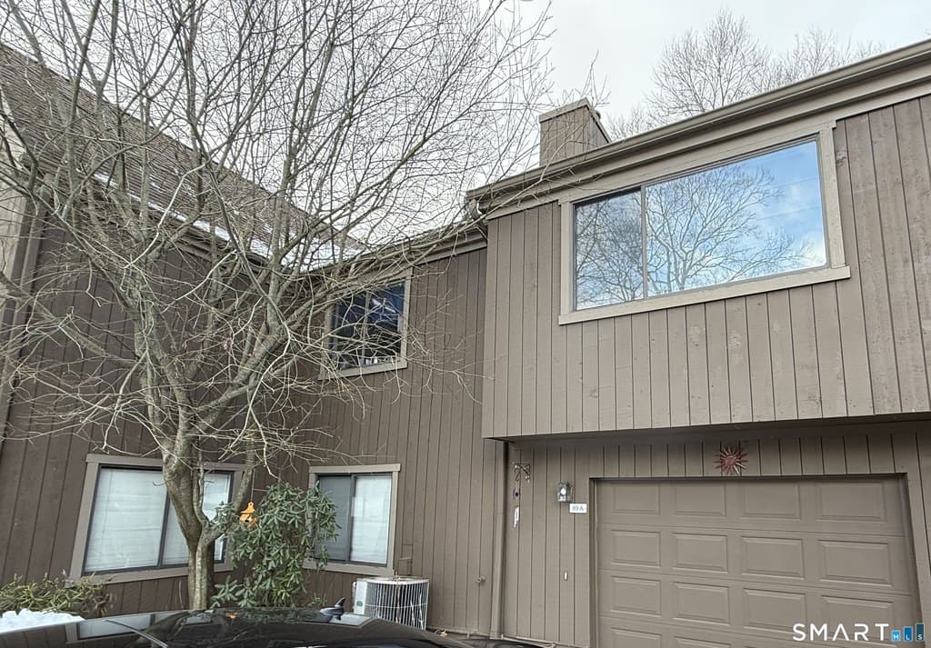 1 bedroom condo for sale at 89 South Trl Unit A Oronoque 06614 - $340,000