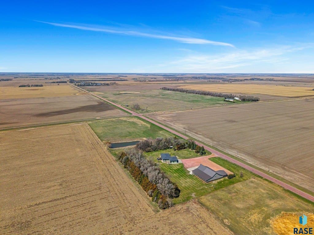 5 bedroom house for sale at 42119 SD Highway 38 Alexandria - $825,000