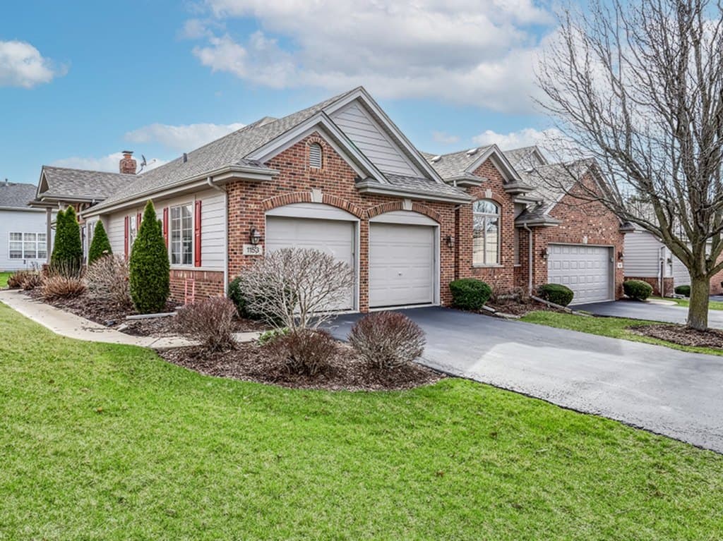 2 bedroom townhouse for sale at 1153 Linden Cir Beecher - $400,000