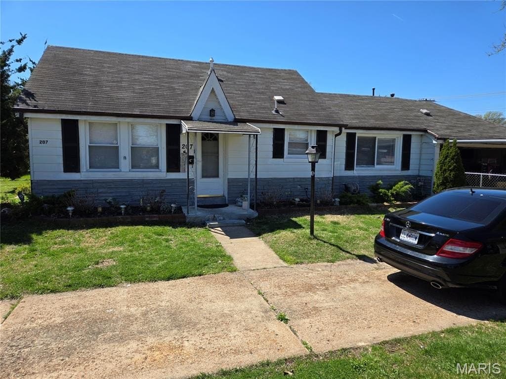 3 bedroom house for sale at 207 Marilyn Estates Dr Affton - $264,900