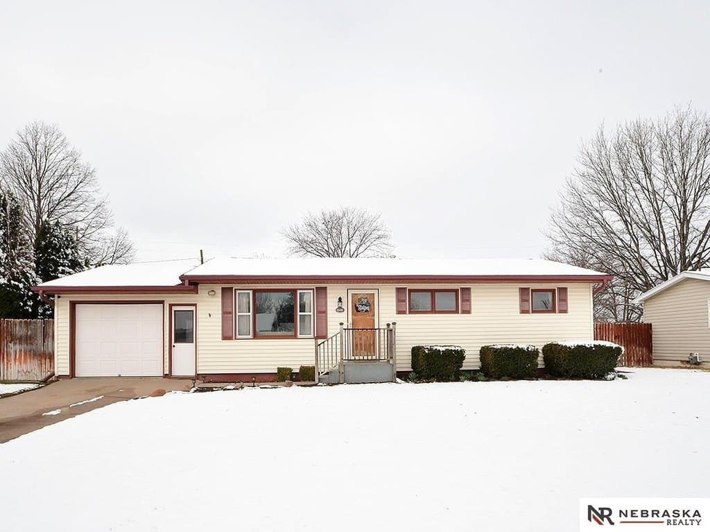 4 bedroom house for sale at 2406 22nd Ave Central City - $269,900