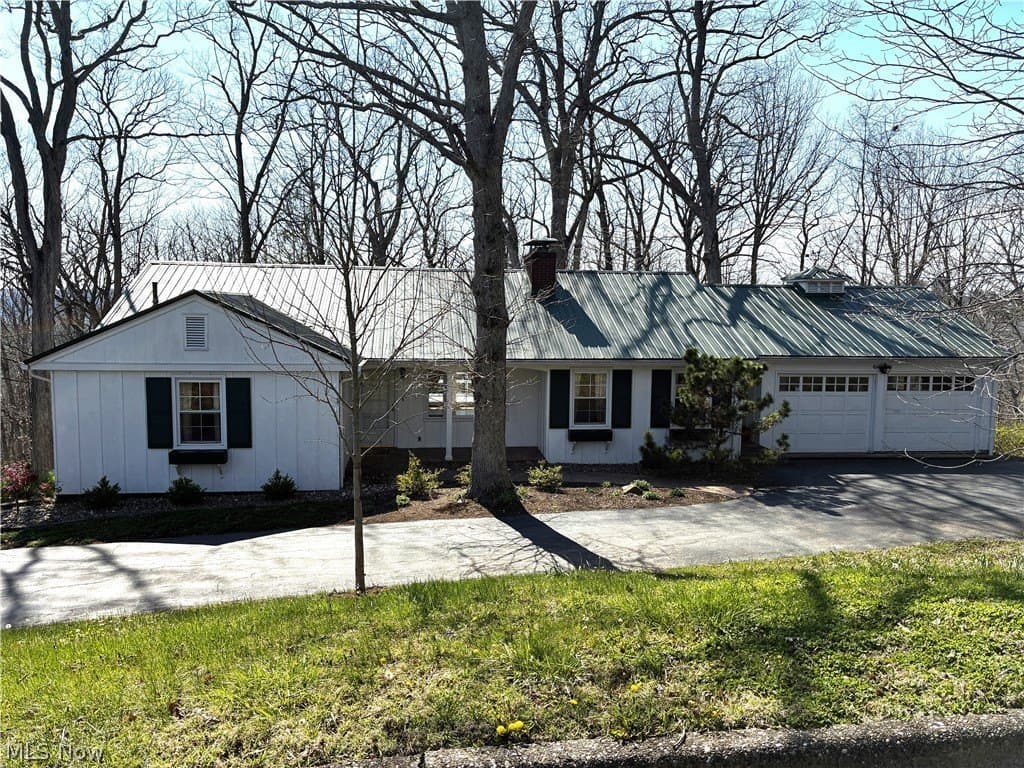 3 bedroom house for sale at 118 Hillcrest Dr Marietta 45750 - $219,000