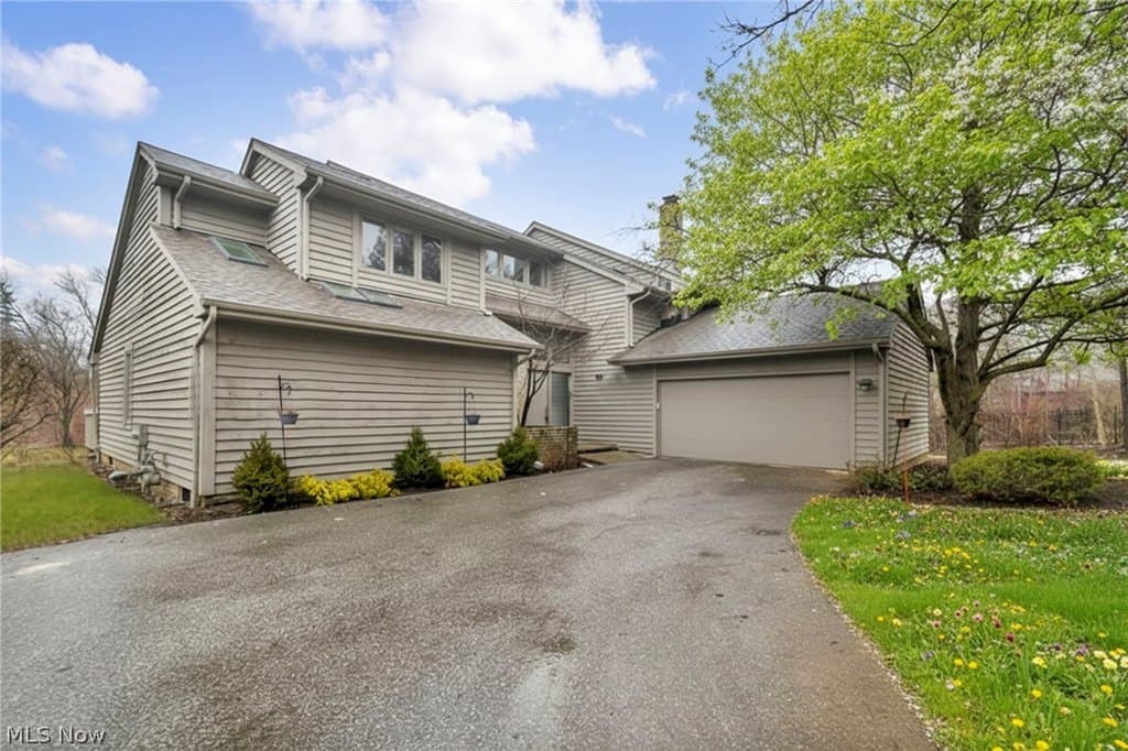 3 bedroom house for sale at 2 Salem Ct Beachwood - $825,000