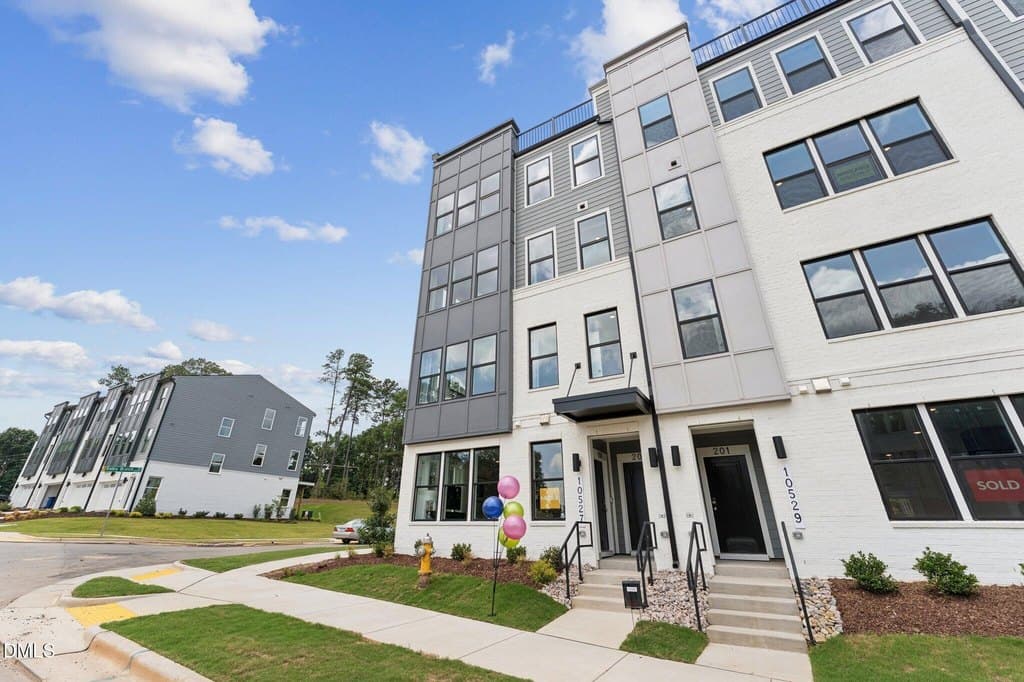 3 bedroom condo for sale at 10524 Bailey Branch Dr Unit 201 Raleigh - $426,990