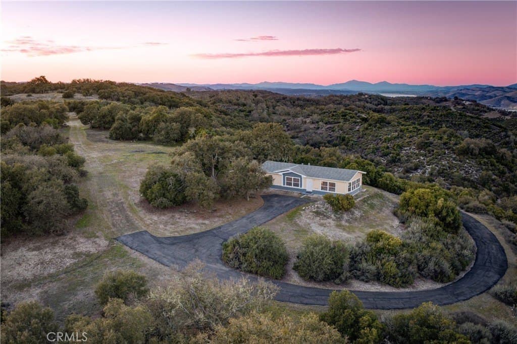 2 bedroom house for sale at 11315 Nacimiento Lake Dr Bradley - $1,070,000