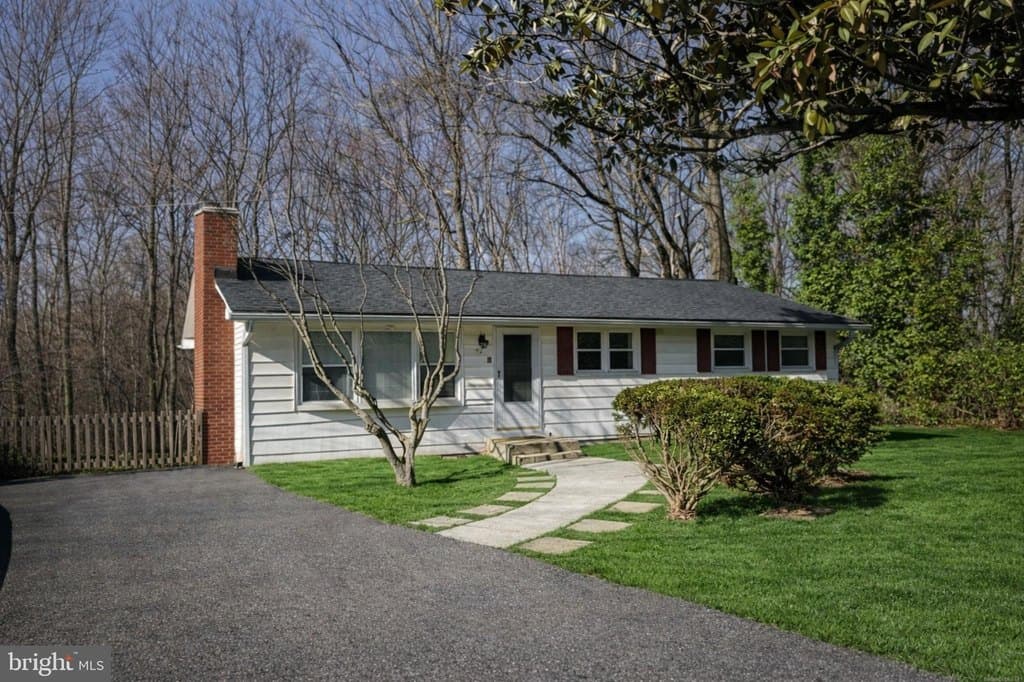 5 bedroom house for sale at 20 Washington Dr Annapolis - $480,000