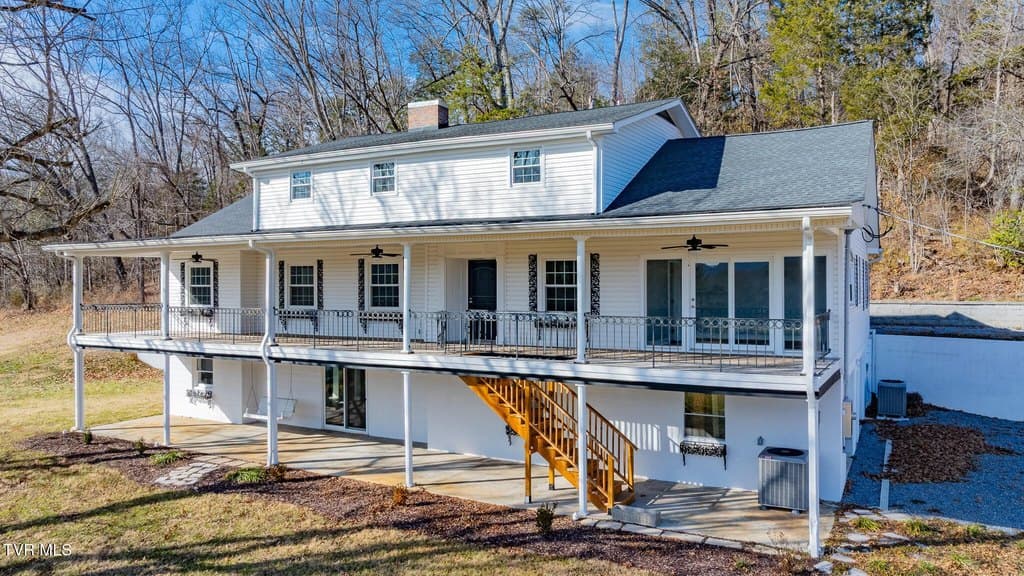 4 bedroom house for sale at 194 Sparks Rd Central - $825,000