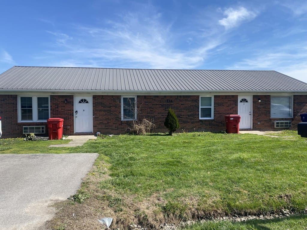 8 bedroom multi-family for sale at 118 Salter Rd Berea - $329,000