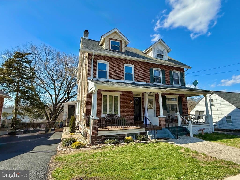 3 bedroom townhouse for sale at 277 N Pleasantview Rd Pottstown 19464 - $299,900